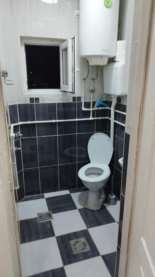 Small Apartment Private Bathroom Strong Wi-Fi Belgrád Kültér fotó
